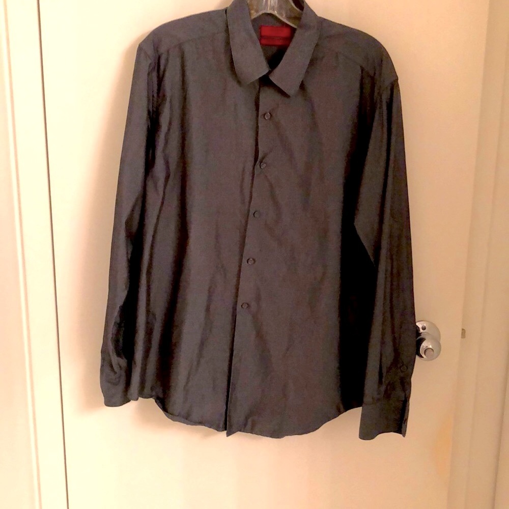 Men’s grey fitted performance dress shirt. Size 16 34-35. Easy Care.
